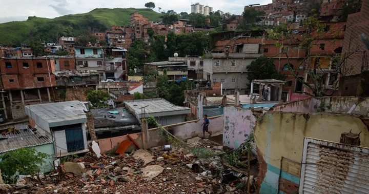 Casas-ilegales-y-fragiles-en-Venezuela-4