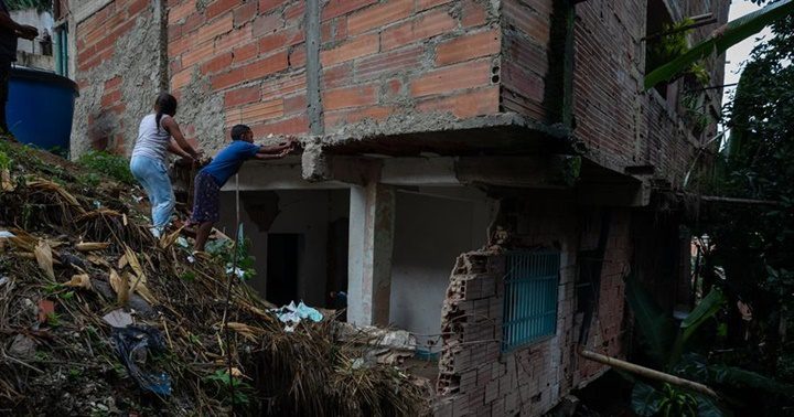 Casas-ilegales-y-fragiles-en-Venezuela-8