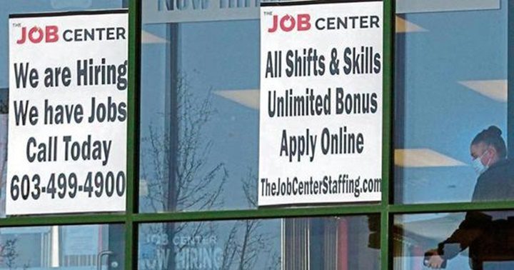 Una-oficina-de-empleo-en-Estados-Unidos-busca-trabajadores