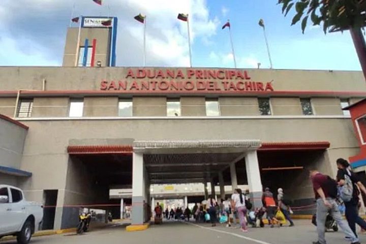 Cronología de 84 meses de bloqueo comercial binacional