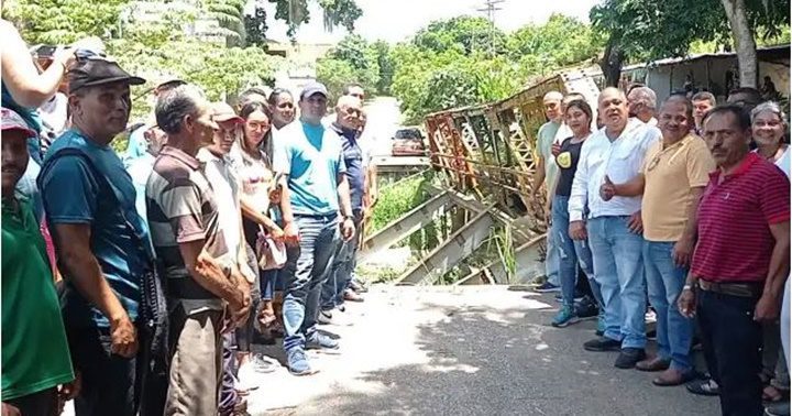 San Juan de Macarapana tras crecida del rio Manzanares