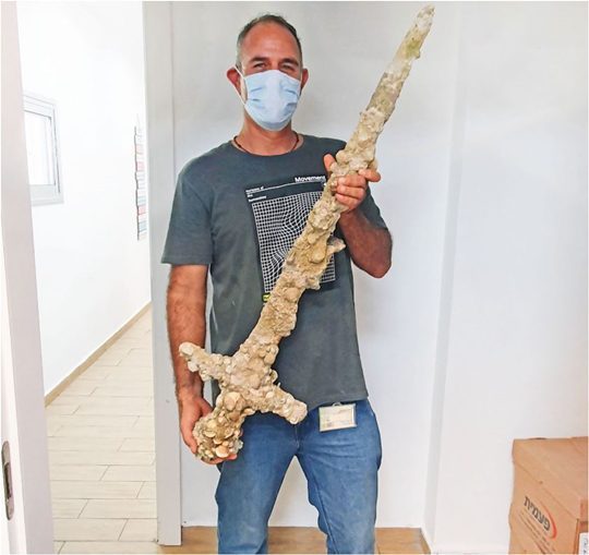 Espada de Primera Cruzada en Tierra Santa 2