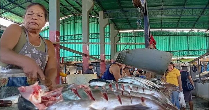 Vendedoras pescado mercado de Carúpano