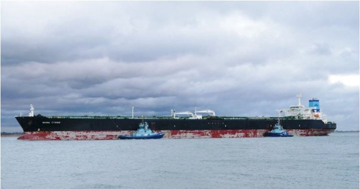 Barco petrolero Della