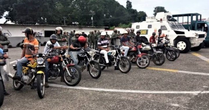 Colectivos en la frontera de Tachira 1