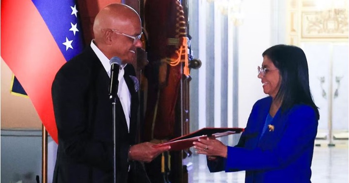 Jorge Rodríguez y Delcy Rodríguez