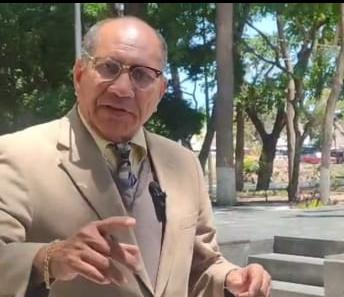 Periodista Luis Carvajal