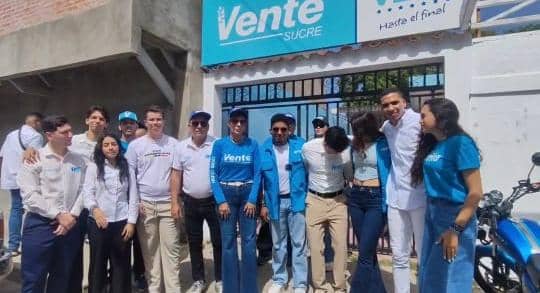 Dirigentes Juveniles de Vente Sucre y la Coordinadora regional en Cumaná Dirigentes Juveniles de Vente Sucre y la Coordinadora regional en Cumaná