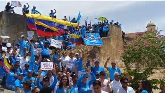 El castillo tomado por la juventud de Vente El castillo tomado por la juventud de Vente